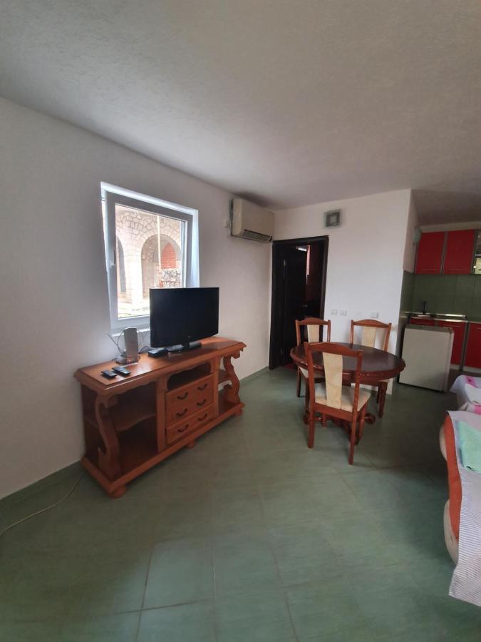 Leni Apartmani Dobre Vode Dobrá Voda Exterior foto